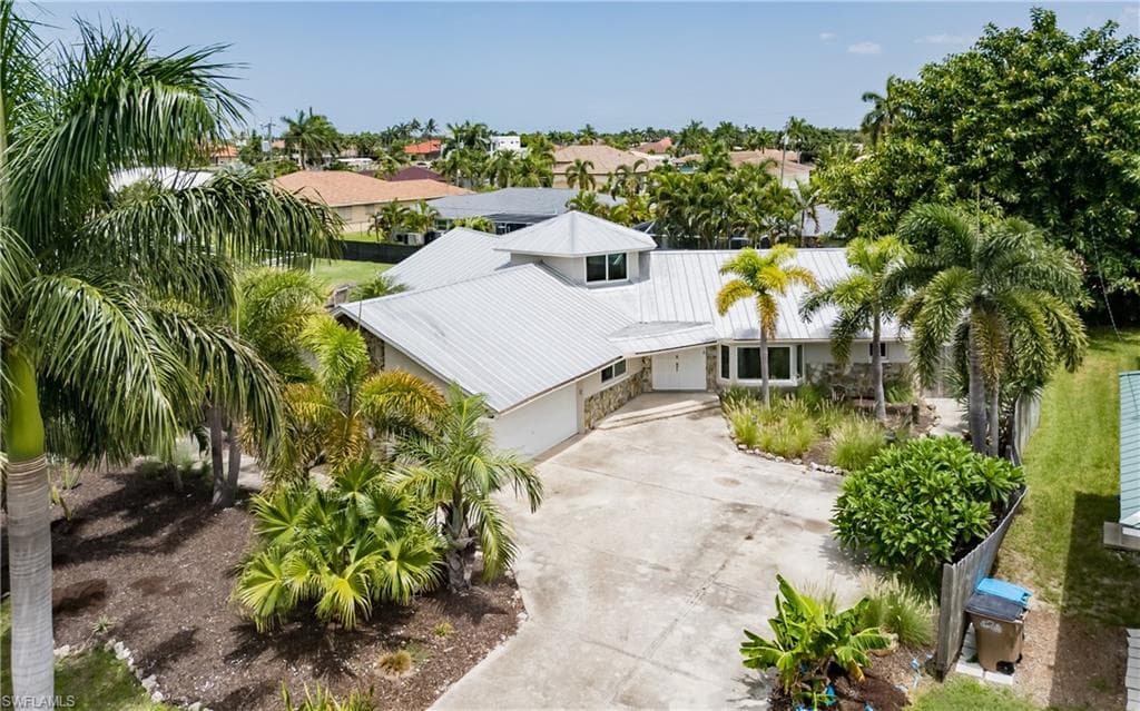 529 Coral DR CAPE CORAL, FL 33904