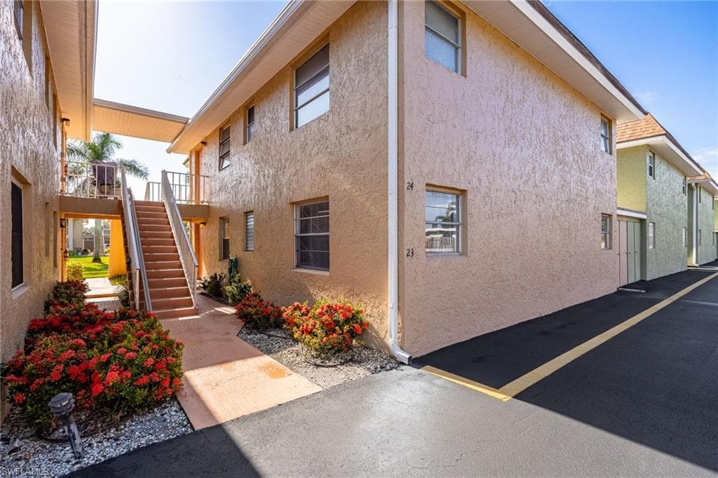 1400 Pompei LN 23 NAPLES, FL 34103