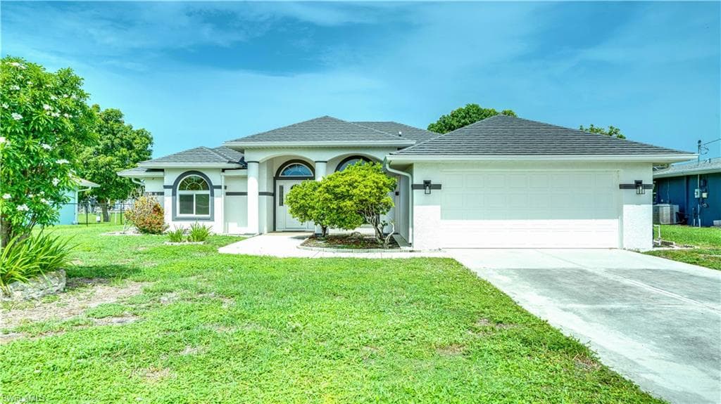 3902 SE 13th AVE CAPE CORAL, FL 33904