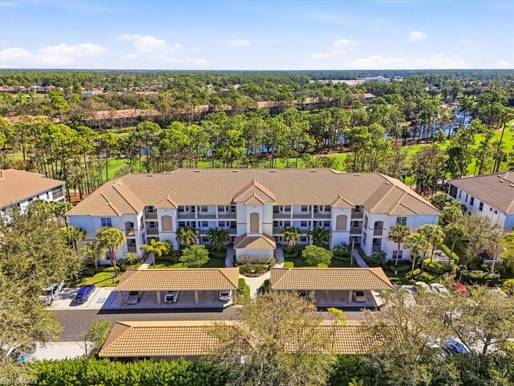 8259 Parkstone PL 202 NAPLES, FL 34120