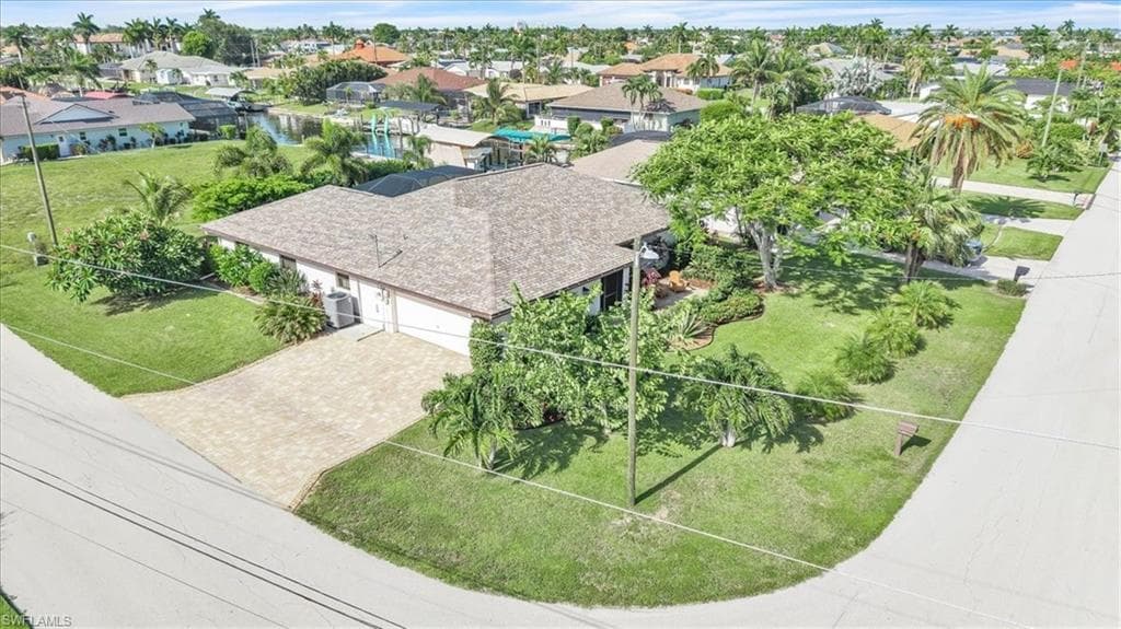 1903 SE 29th LN CAPE CORAL, FL 33904