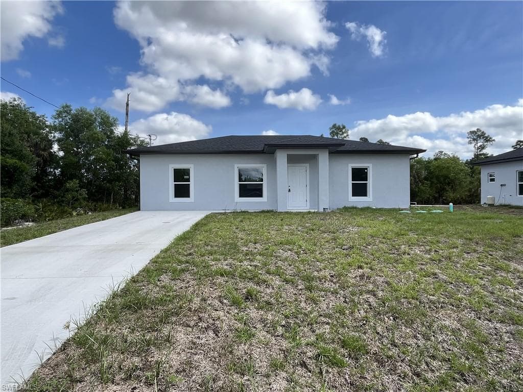 3310 27th ST W LEHIGH ACRES, FL 33971