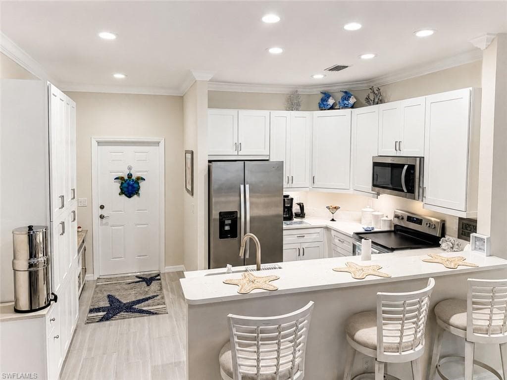 1137 Winding Pines CIR 205 CAPE CORAL, FL 33909