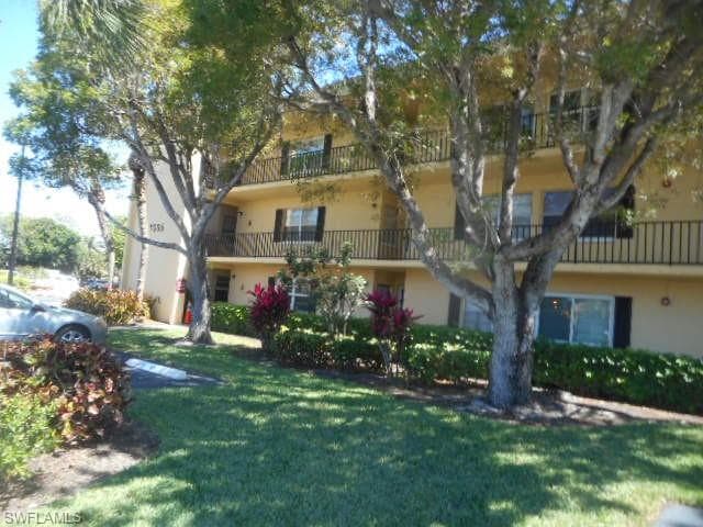 1086 Forest Lakes DR 9203 NAPLES, FL 34105
