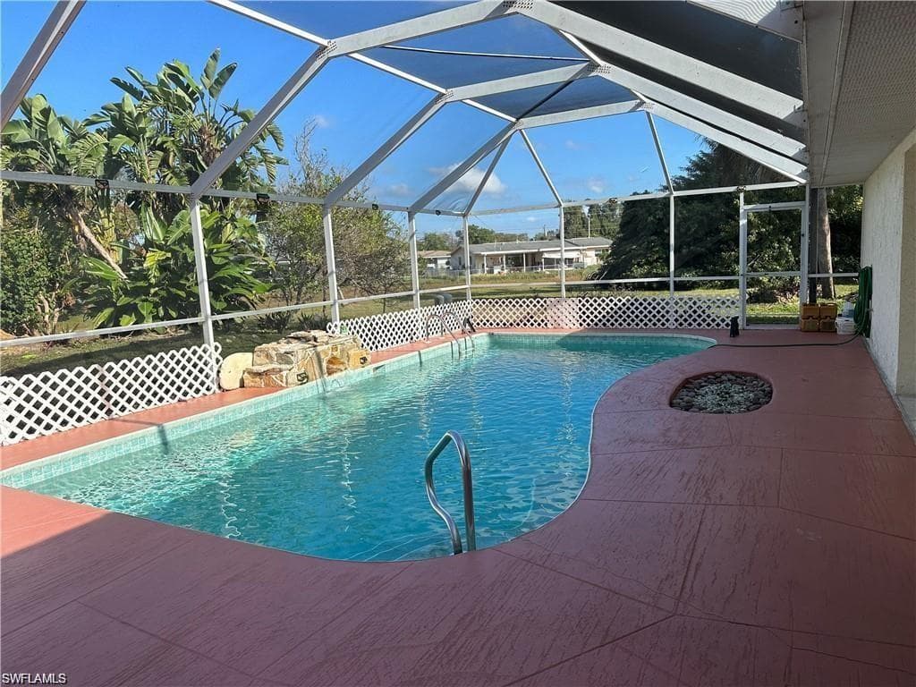 701 Arianne CT LEHIGH ACRES, FL 33936