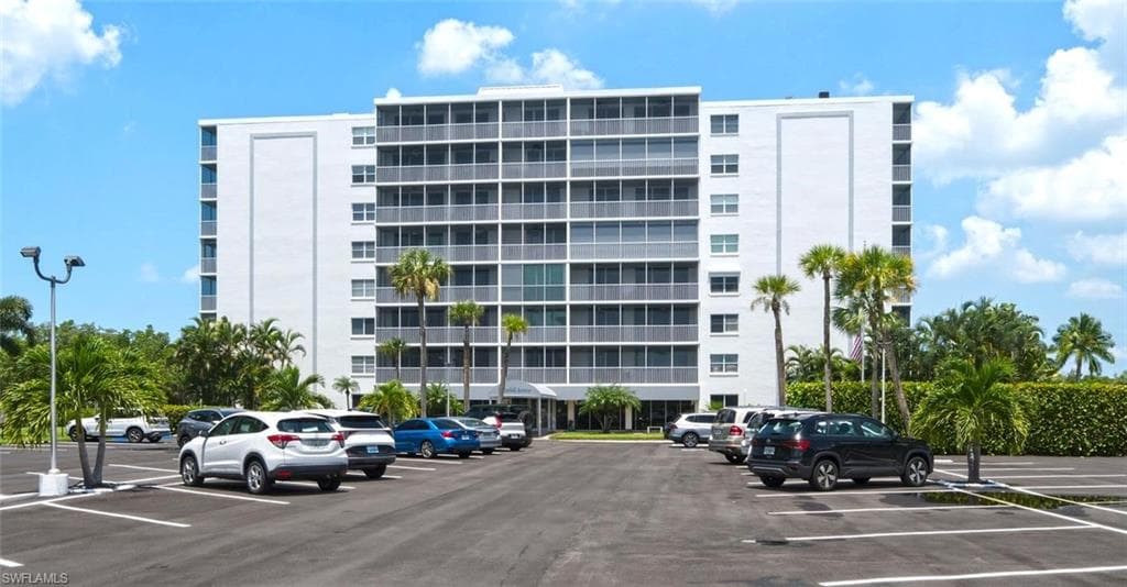 5 Bluebill AVE 506 NAPLES, FL 34108