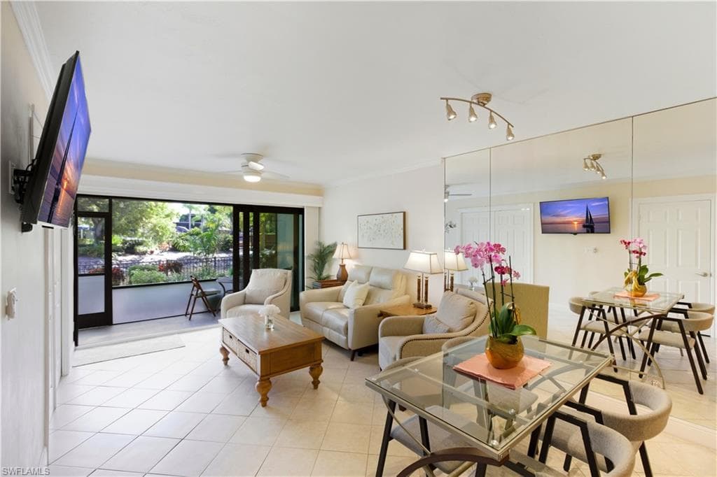 600 Neapolitan WAY 105 NAPLES, FL 34103