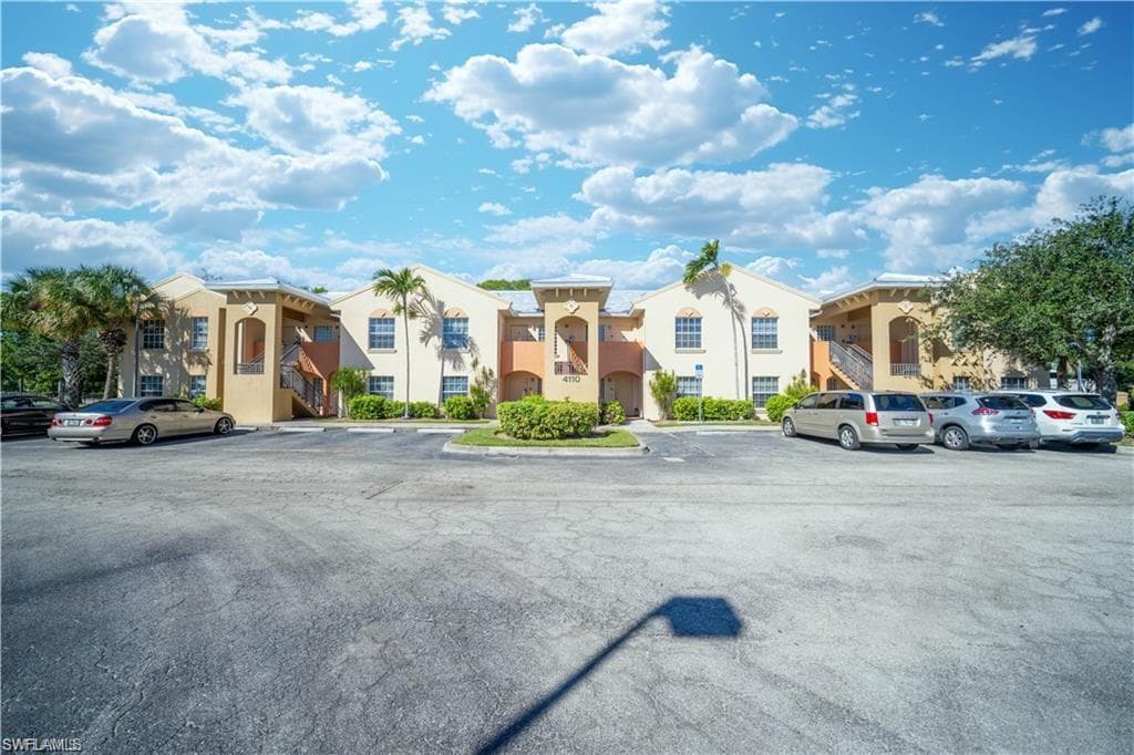 4110 Castilla CIR 105 FORT MYERS, FL 33916