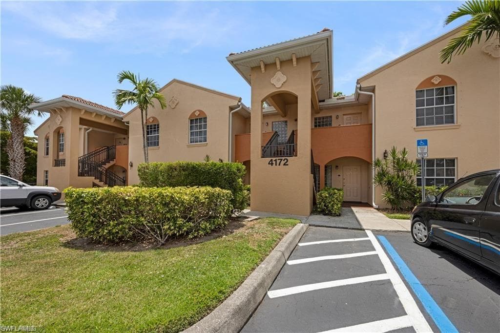 4172 Castilla CIR 201 FORT MYERS, FL 33916