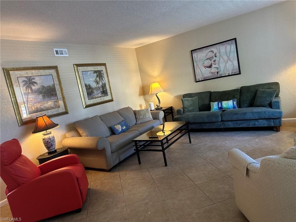 4633 Bayshore DR M2 NAPLES, FL 34112