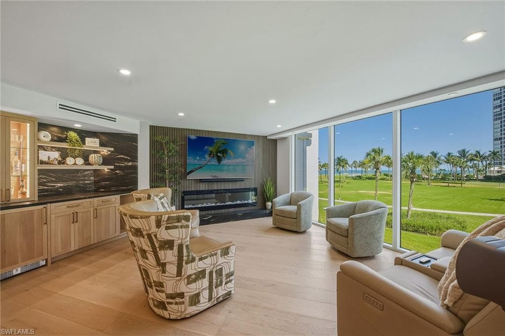 4401 Gulf Shore BLVD N B202 NAPLES, FL 34103