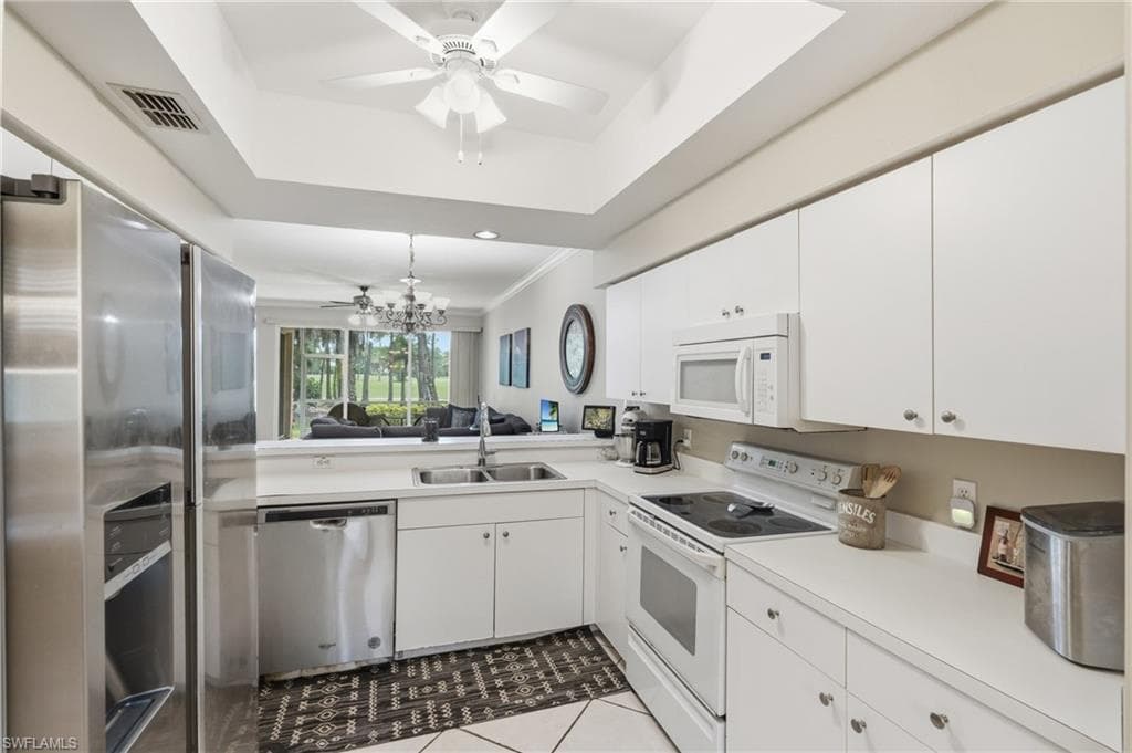 8045 Tiger CV 502 NAPLES, FL 34113