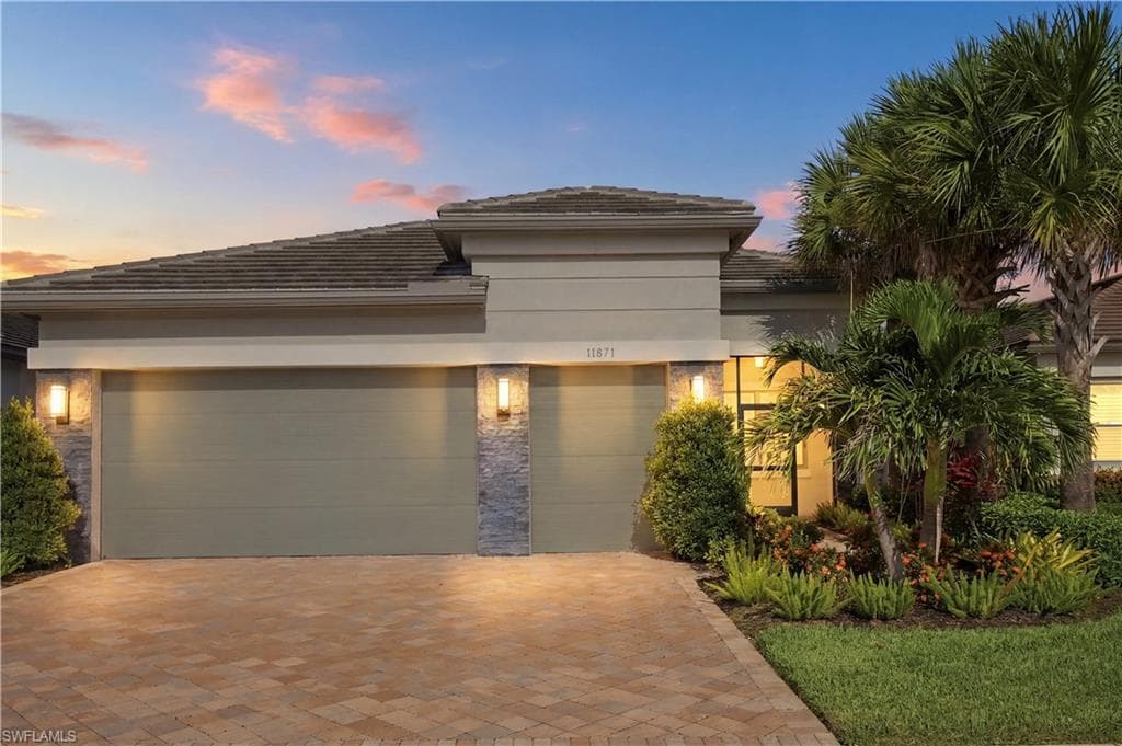 11871 Gardenia AVE NAPLES, FL 34120