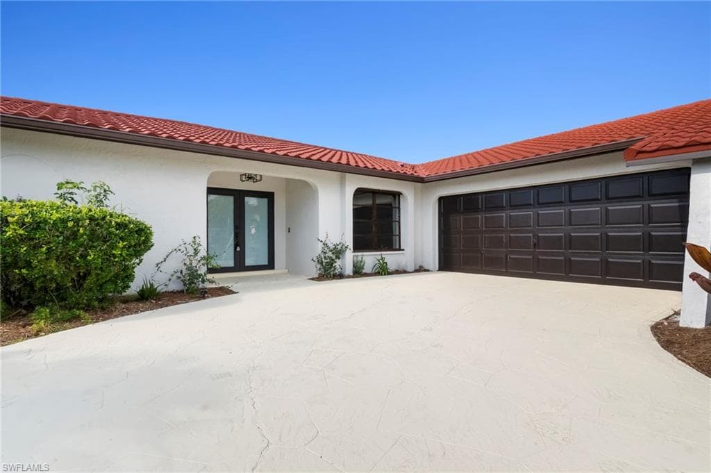 920 SE 16th TER CAPE CORAL, FL 33990