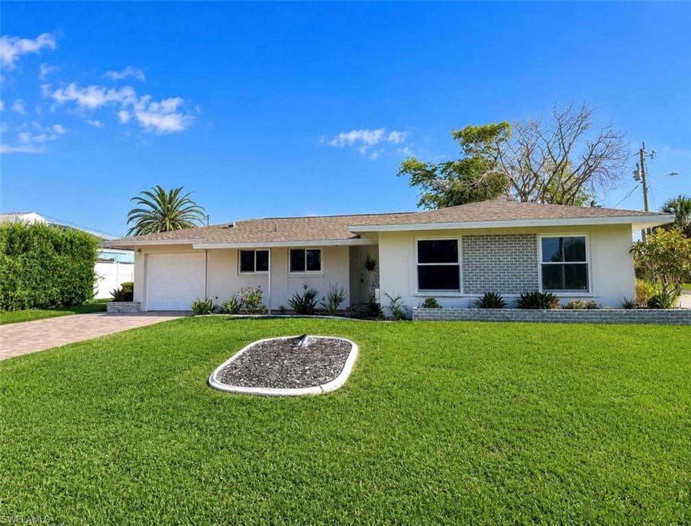 217 SE 40th ST CAPE CORAL, FL 33904