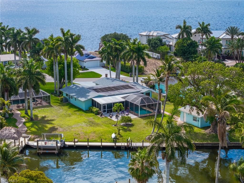 5326 Nautilus DR CAPE CORAL, FL 33904