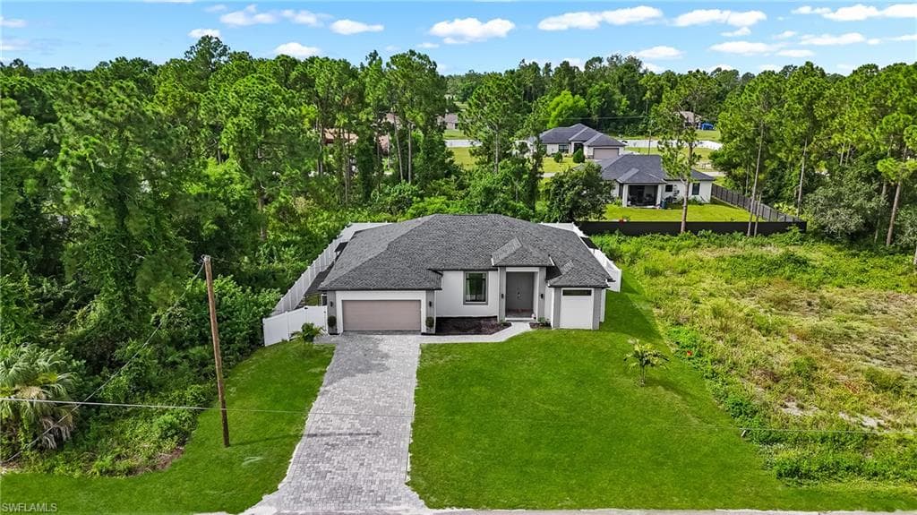 2711 18th ST W LEHIGH ACRES, FL 33971