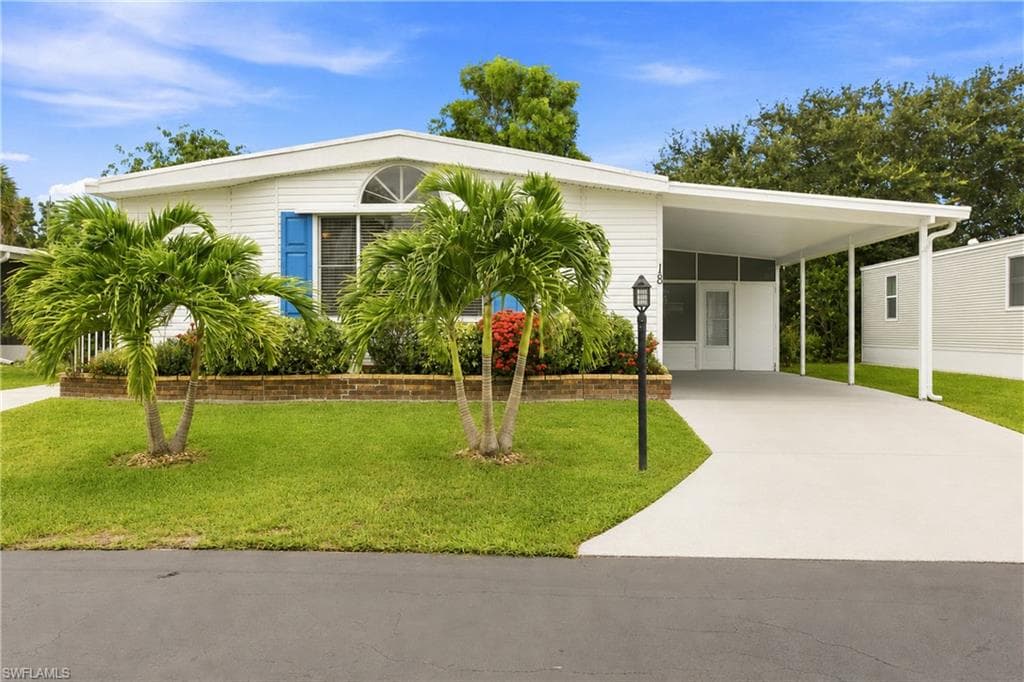 18 Grosbeak LN 18 NAPLES, FL 34114