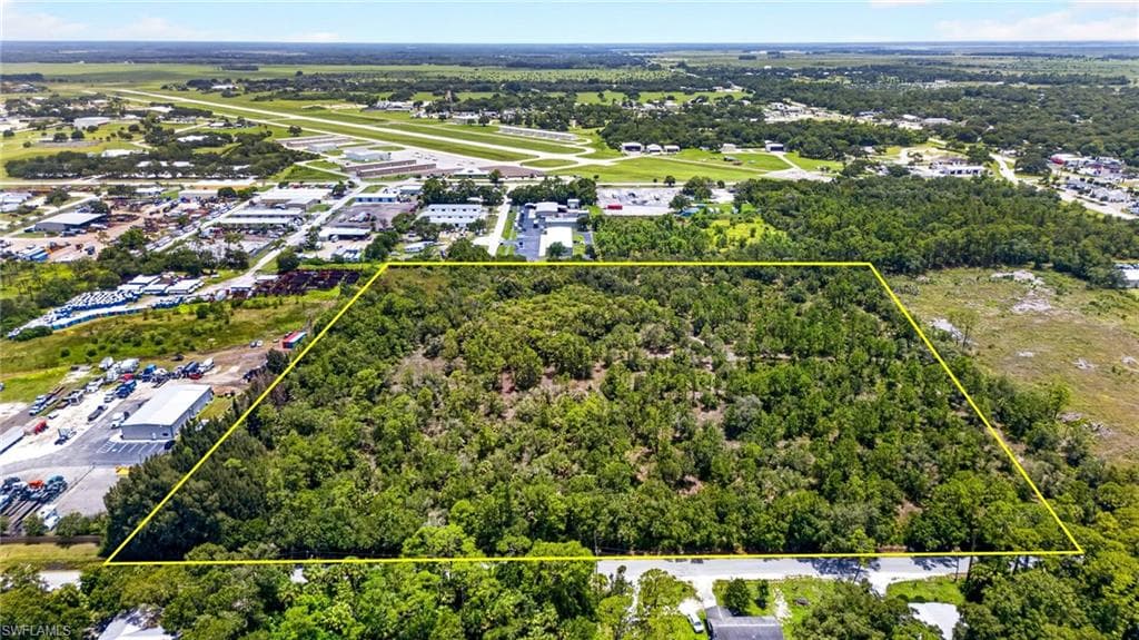 E Lincoln AVE LABELLE, FL 33935