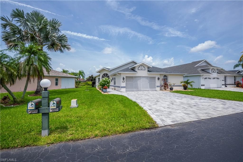 17751 Pineapple Palm CT NORTH FORT MYERS, FL 33917