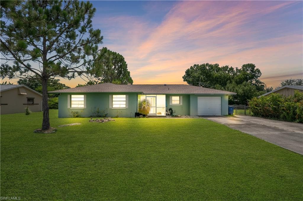2202 Parkview DR FORT MYERS, FL 33905