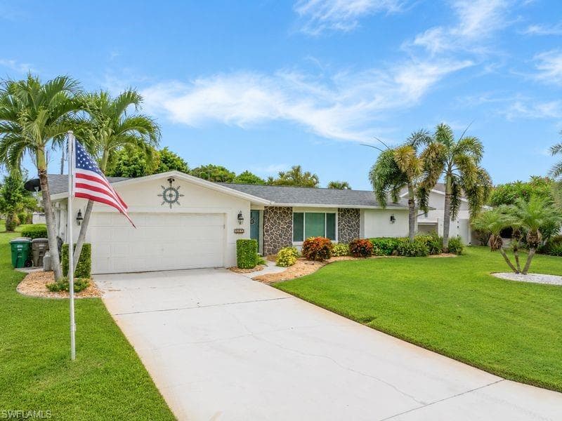 1220 SE 22nd ST CAPE CORAL, FL 33990