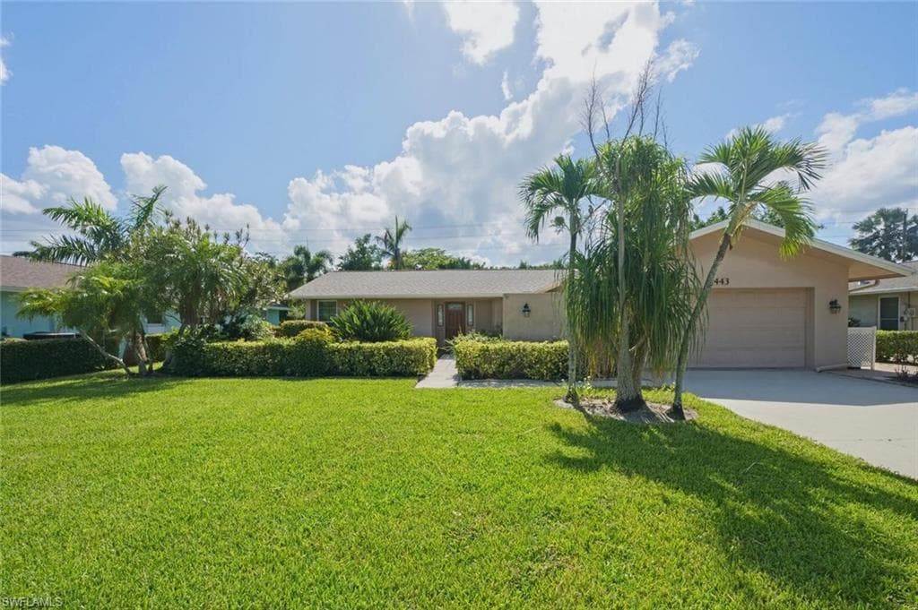 4443 Lakewood BLVD NAPLES, FL 34112
