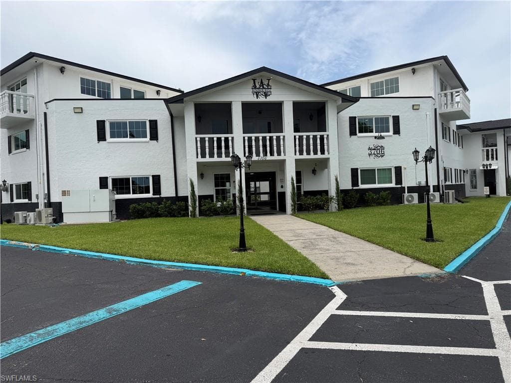 3704 Broadway 100 FORT MYERS, FL 33901