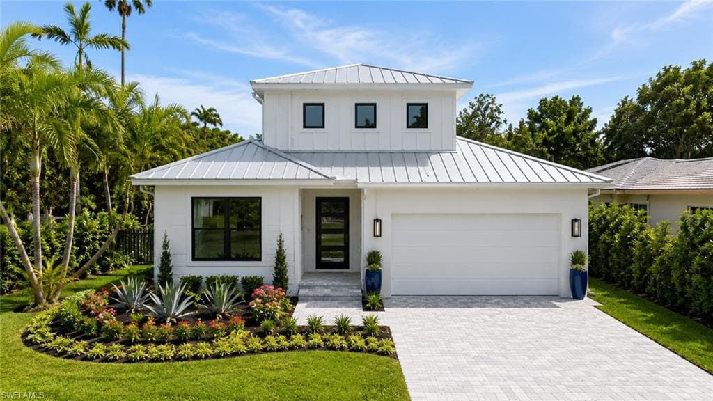 3028 Woodside AVE NAPLES, FL 34112
