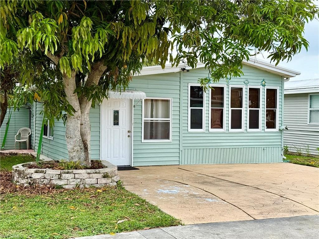 169 Panther Pass CIR 169 NAPLES, FL 34114