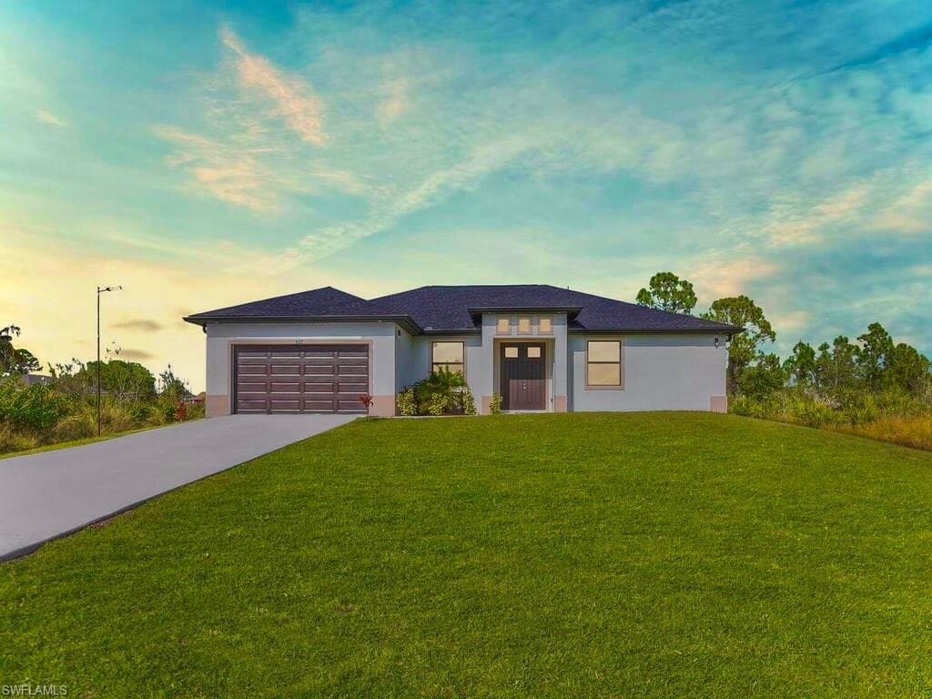 637 Cardinal ST E LEHIGH ACRES, FL 33974
