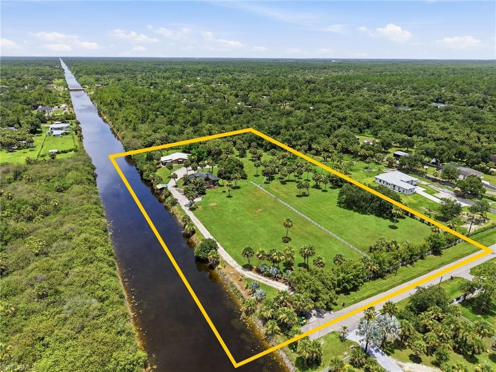3935 24th AVE SE NAPLES, FL 34117