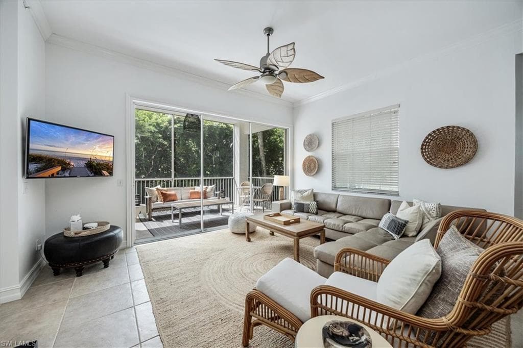 700 Bentwater CIR 104 NAPLES, FL 34108