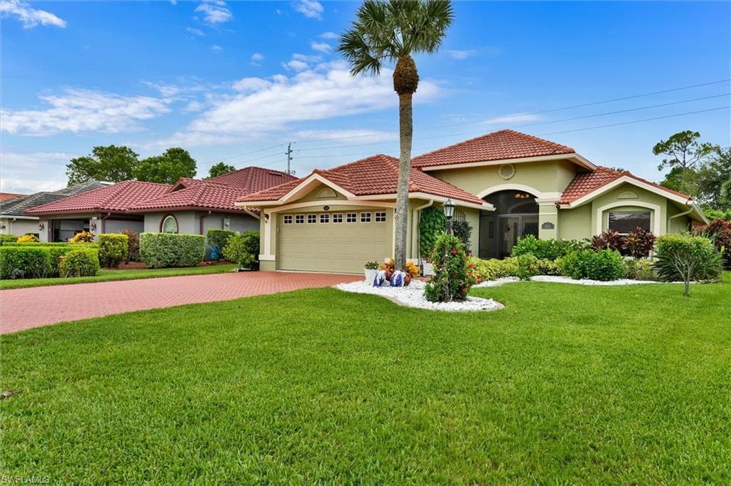 5866 Westbourgh CT NAPLES, FL 34112