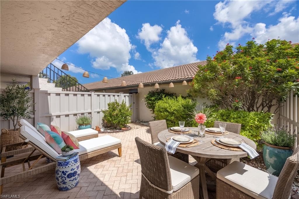 3350 10th ST N 1104 NAPLES, FL 34103
