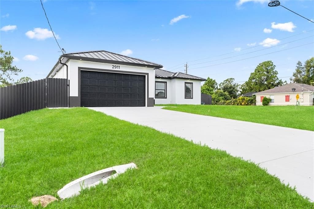 2604 27th ST W LEHIGH ACRES, FL 33971