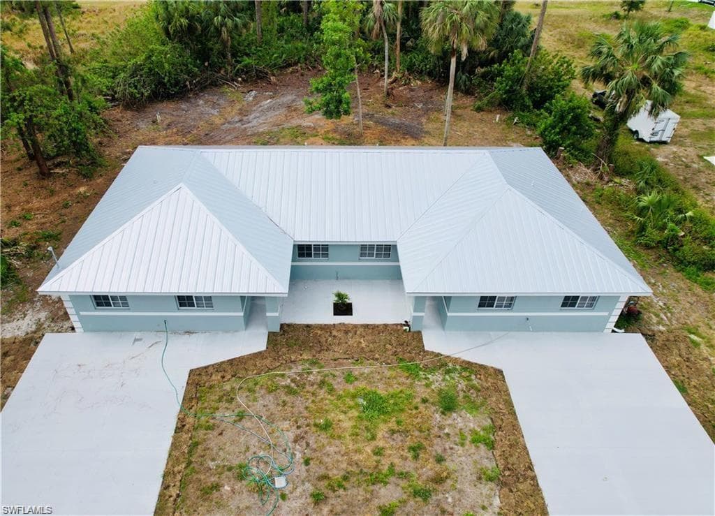 3825/3827 Hollycrest ST FORT MYERS, FL 33905