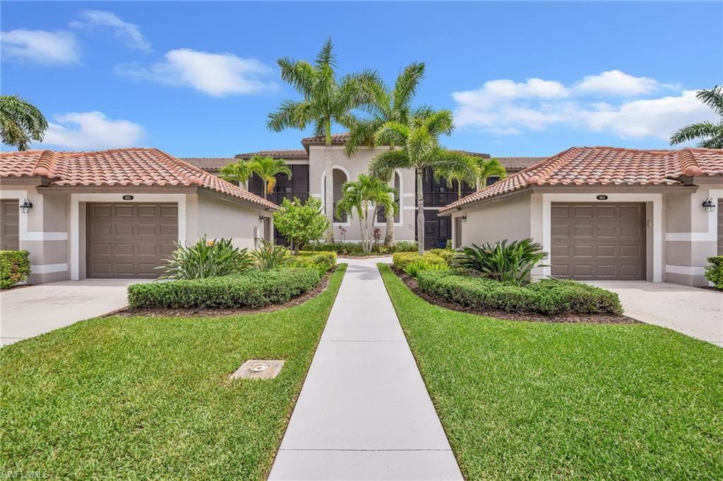 10074 Siesta Bay DR 9825 NAPLES, FL 34120