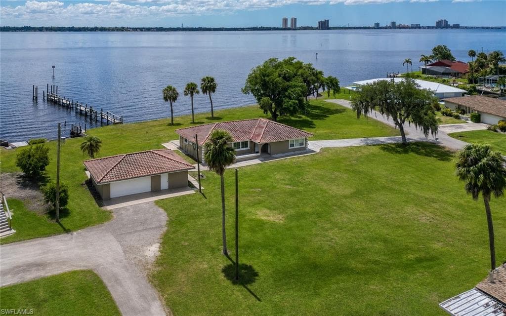 1808 Stevenson RD NORTH FORT MYERS, FL 33917