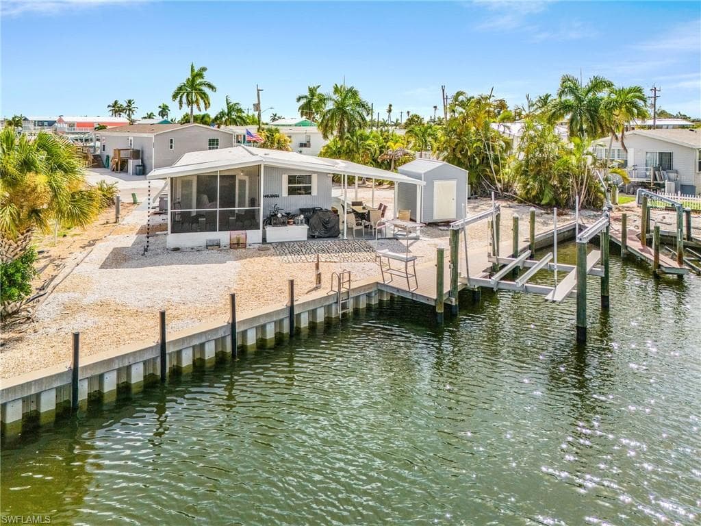 3653 Dewberry LN ST. JAMES CITY, FL 33956