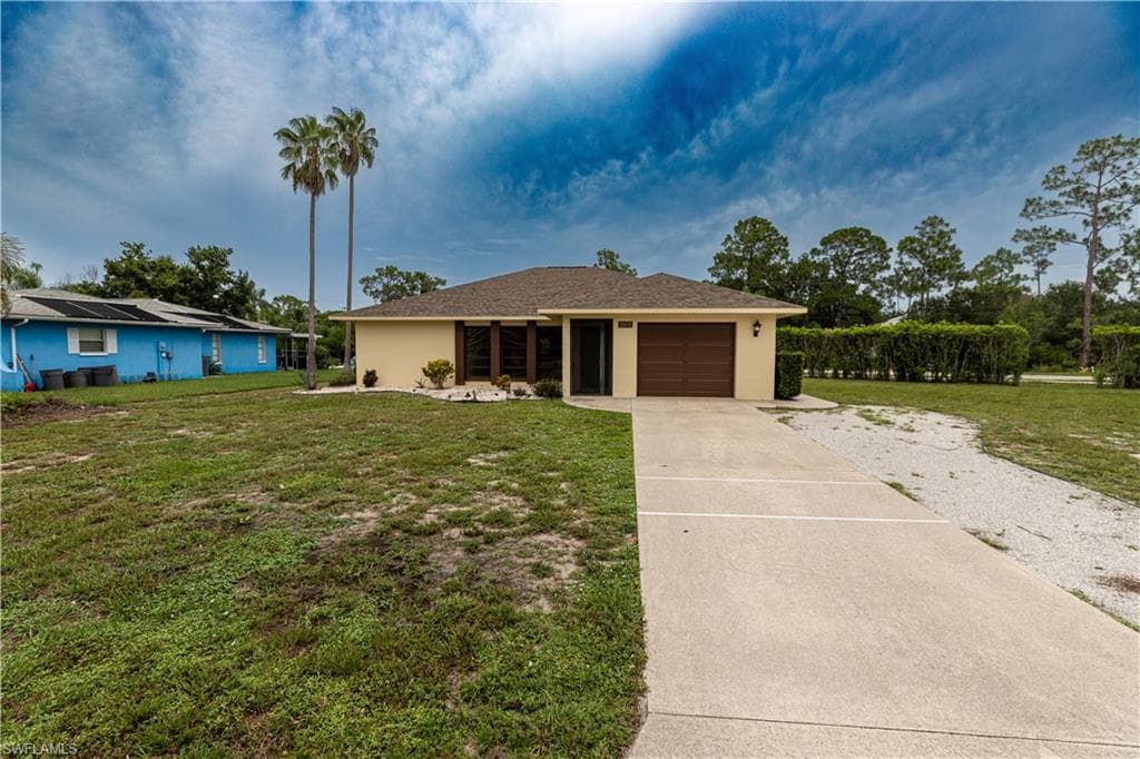 25572 Fenner CIR BONITA SPRINGS, FL 34135