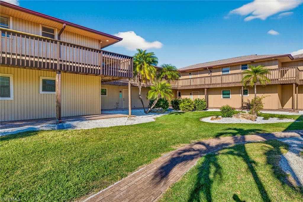 5117 Sea Bell RD D-202 SANIBEL, FL 33957