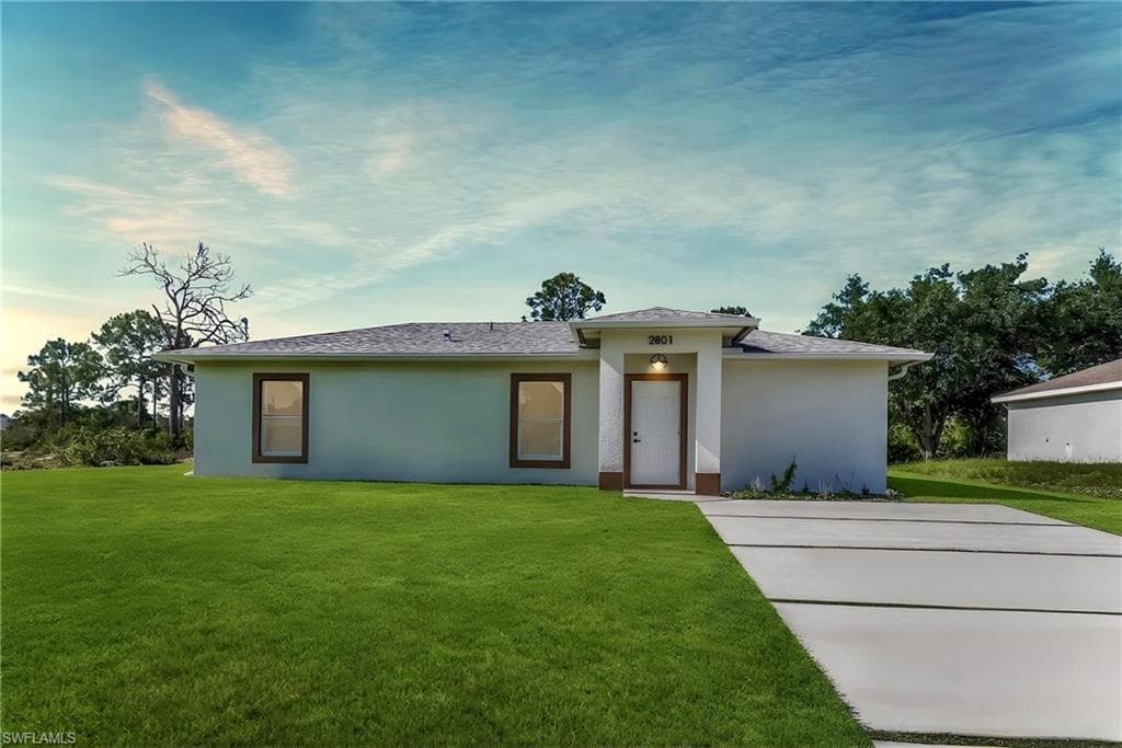 2801 42nd ST W LEHIGH ACRES, FL 33971