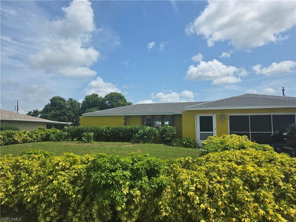 1542 Canal ST LEHIGH ACRES, FL 33936