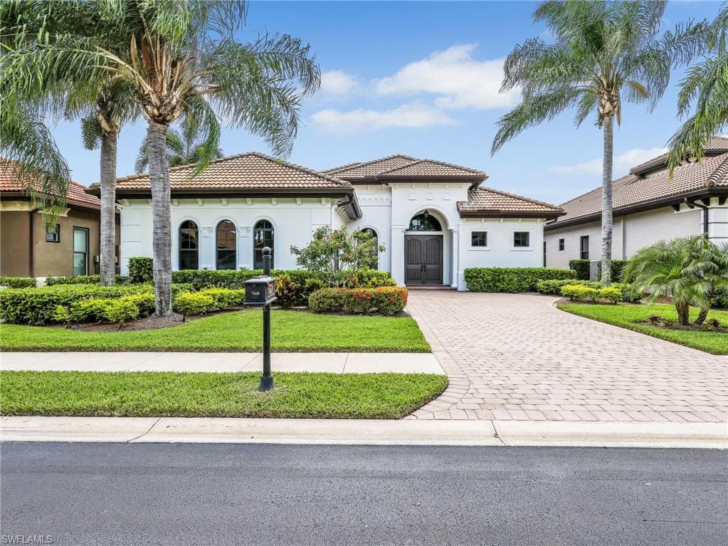 7660 Cottesmore DR NAPLES, FL 34113