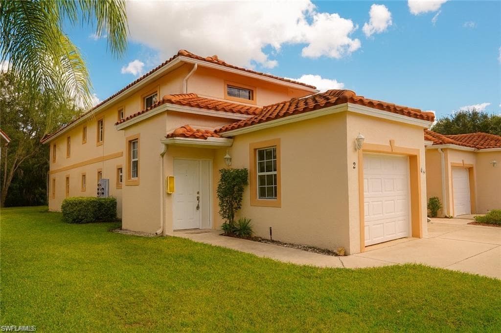 700 Luisa LN 2 NAPLES, FL 34104
