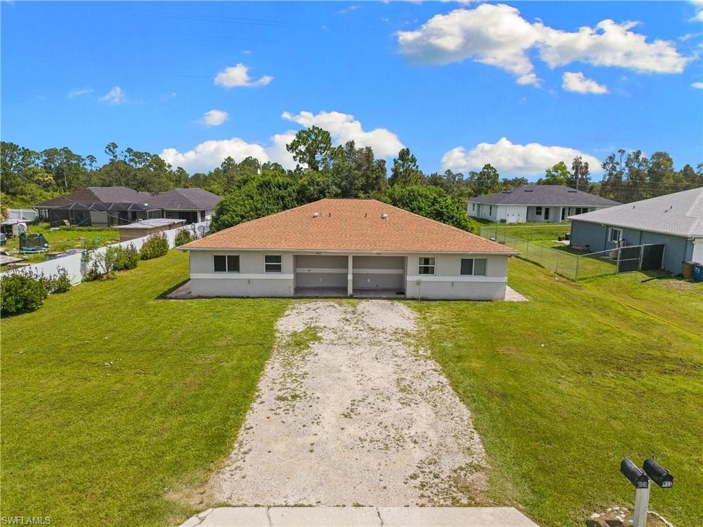 909 Jaguar BLVD LEHIGH ACRES, FL 33974