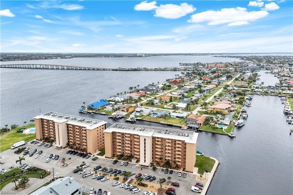 4260 20th PL 206 CAPE CORAL, FL 33904
