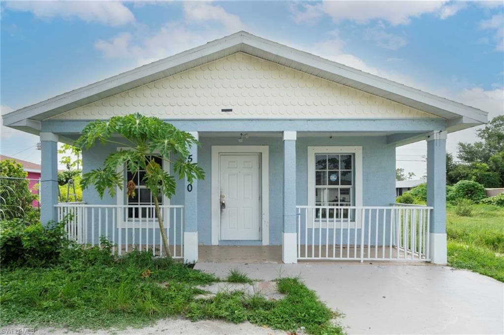 5520 5th AVE FORT MYERS, FL 33907