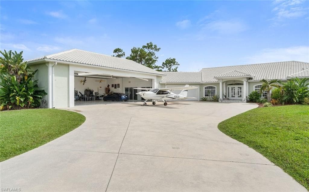 18683 Baseleg AVE NORTH FORT MYERS, FL 33917